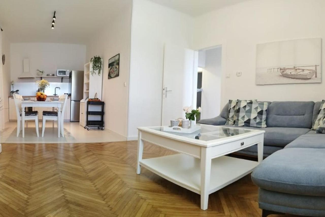 Luxury Apartment Lukas Orebić Екстериор снимка